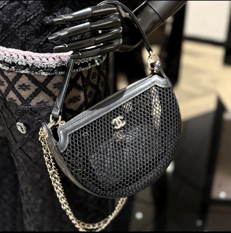 色々つけてアレンジ】☆CHANEL☆クラッチバッグ☆ポーチ付き