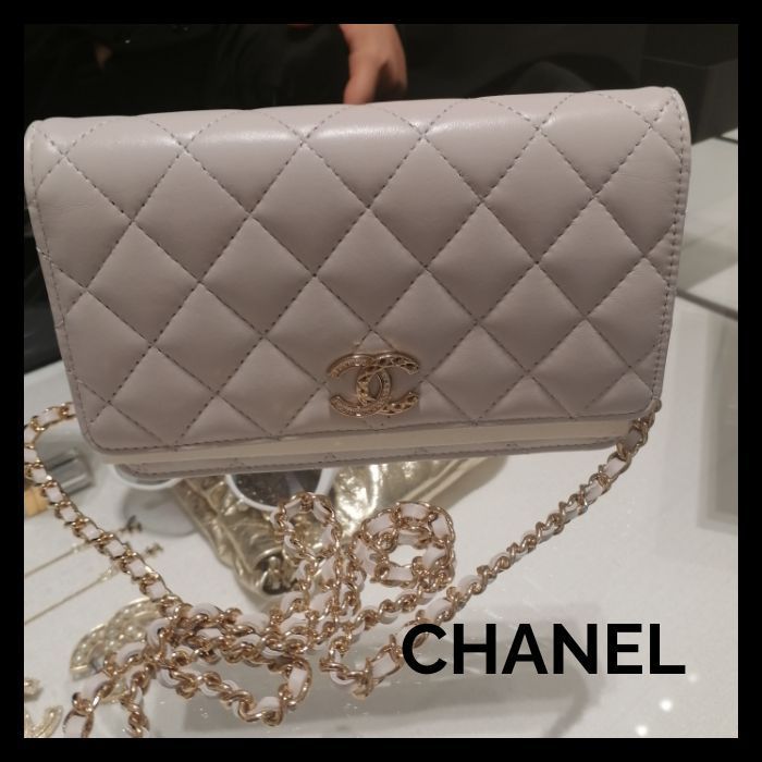 CHANEL シャネル チェーンウォレット 限定ロゴ CCマーク クール