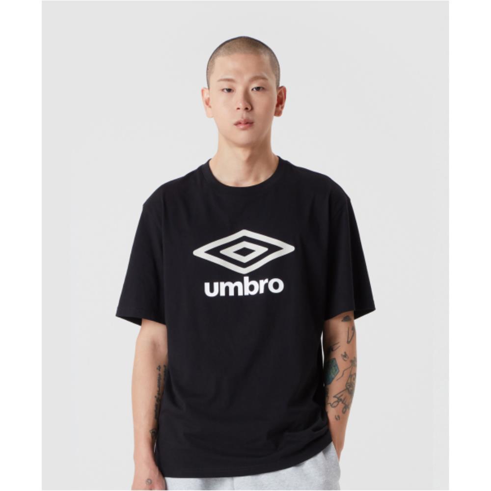 Tシャツ・カットソー UMBRO Essential Big Logo Short Sleeve T-Shirt Black UQ123CRS