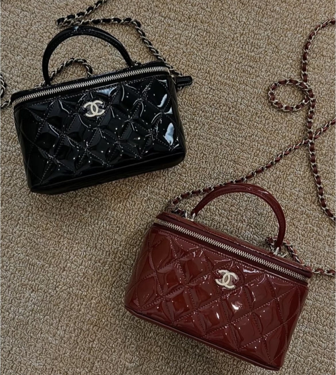 【可愛い♪赤と黒】CHANEL ヴァニティー ケース