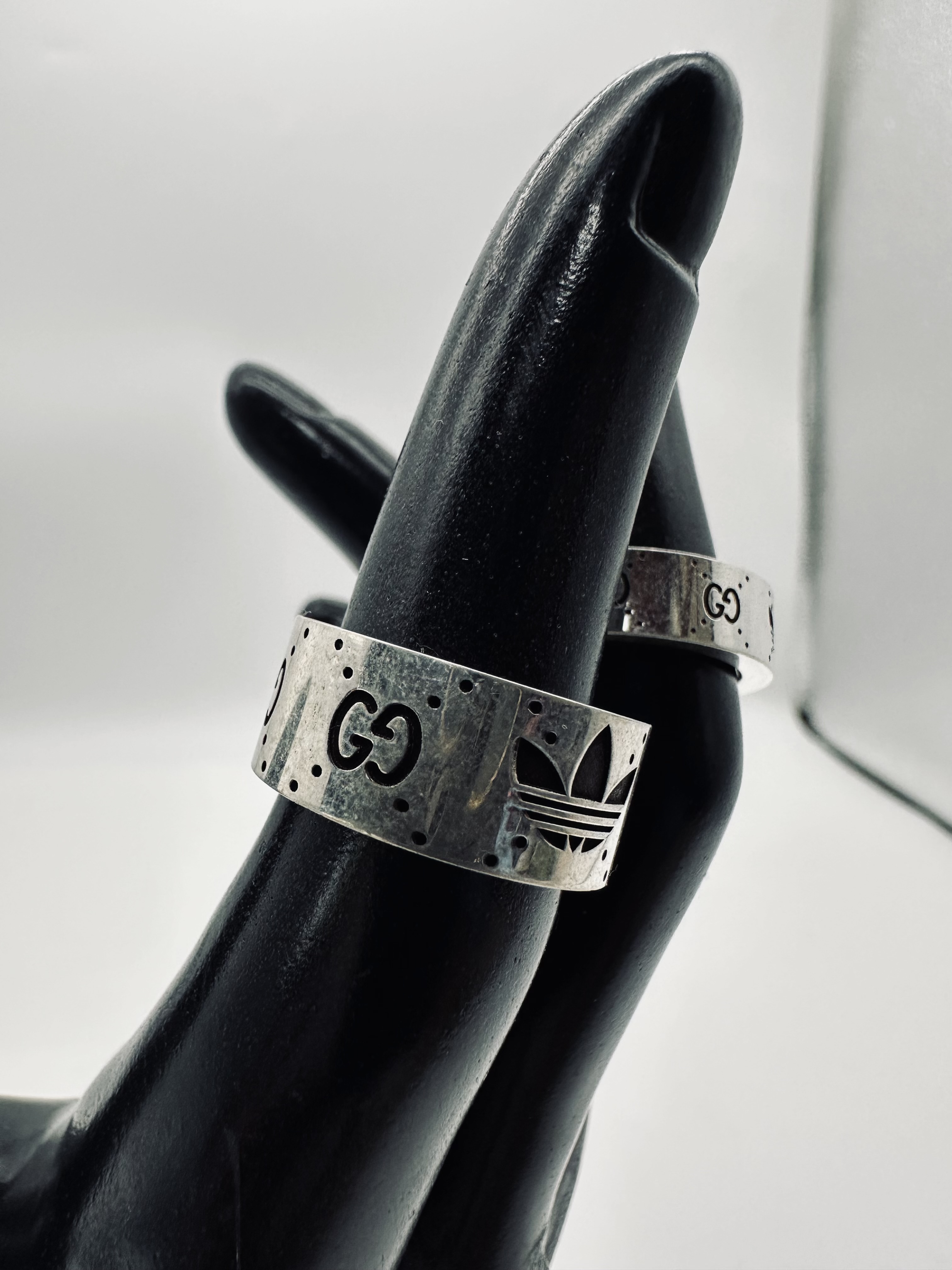 GUCCI RING 指輪 返品可 グッチ ロゴ Adidas 国内発送 関税込
