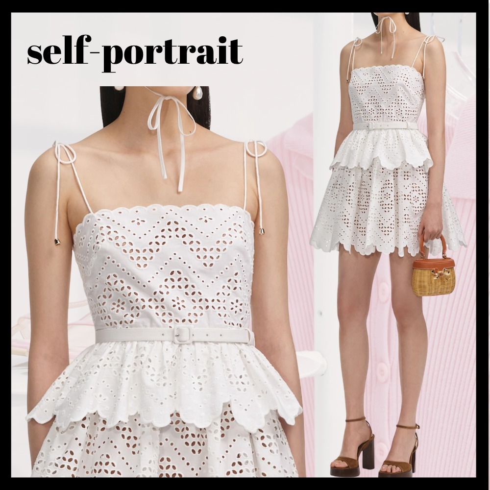 ＜Self Portrate＞ホワイトブロダリーオフショルミニドレス