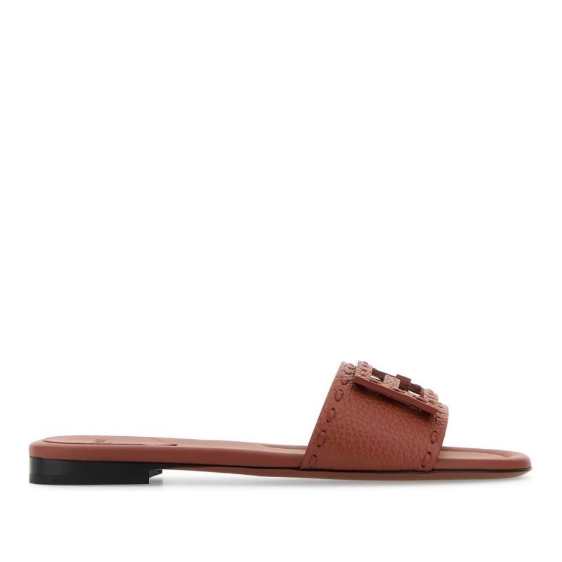 サンダル・ミュール FENDI Brick leather Baguette slippers (8R8136AQY2 F1STQ)