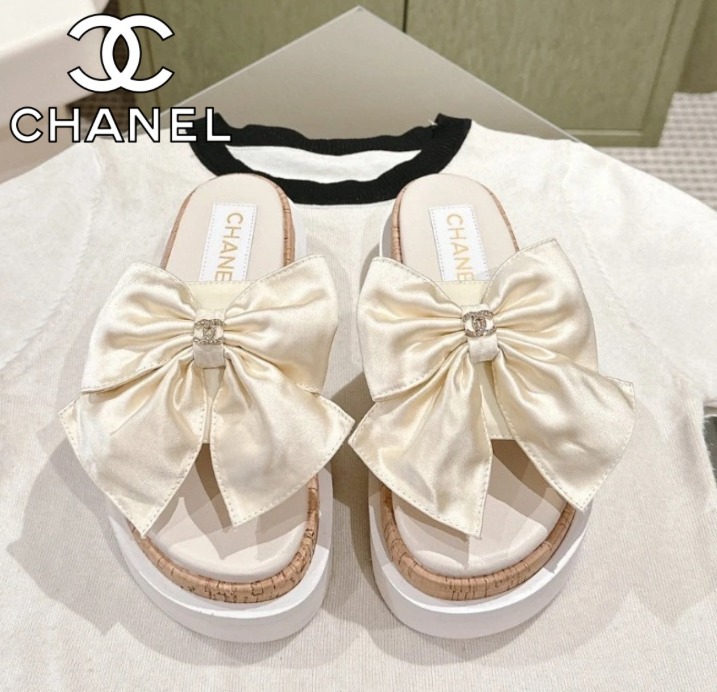 《CHANEL》夏の必須アイテム☆サンダル ホワイト リボン 厚底