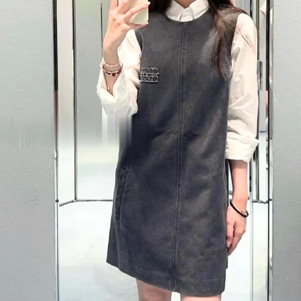 《大人かわいい》【MiuMiu】ドリルミニドレス ワンピース グレー