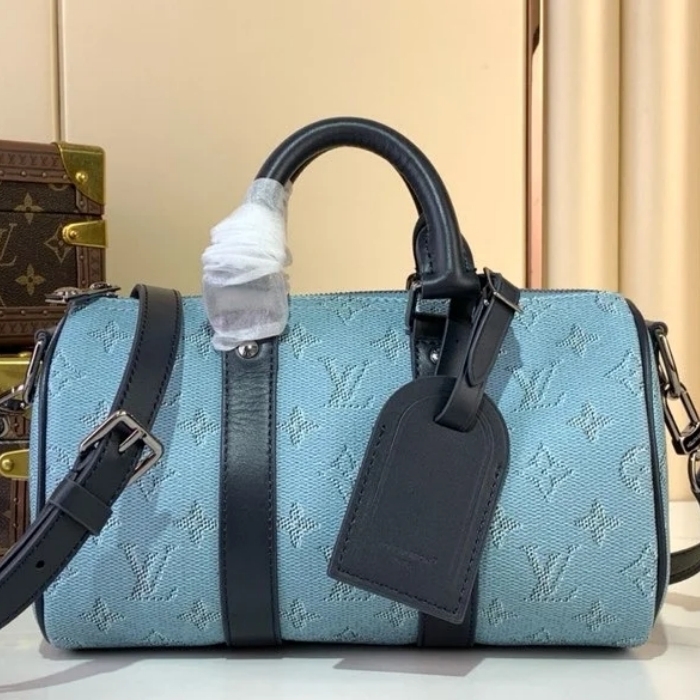 《LVロゴ》Louis Vuitton キーポール バンドリエール 25