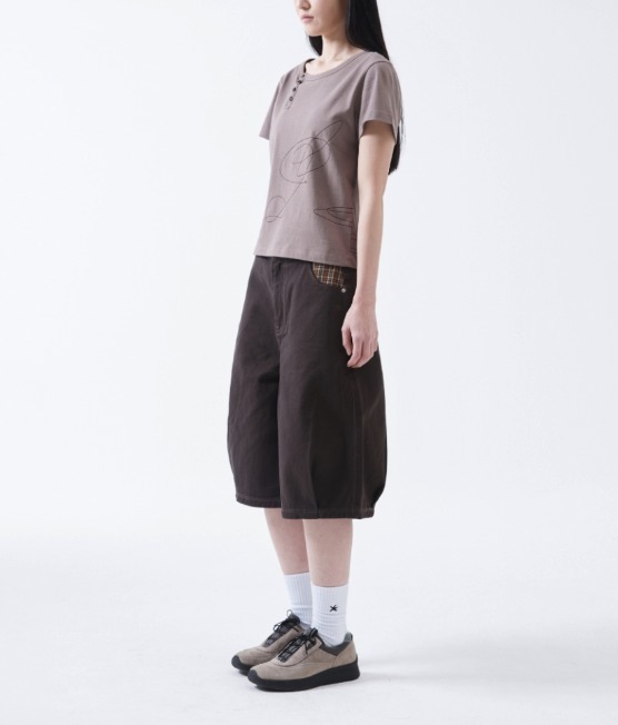 ◆THE COLDEST MOMENT (w) TCM stitch side henly neck T/2色◆