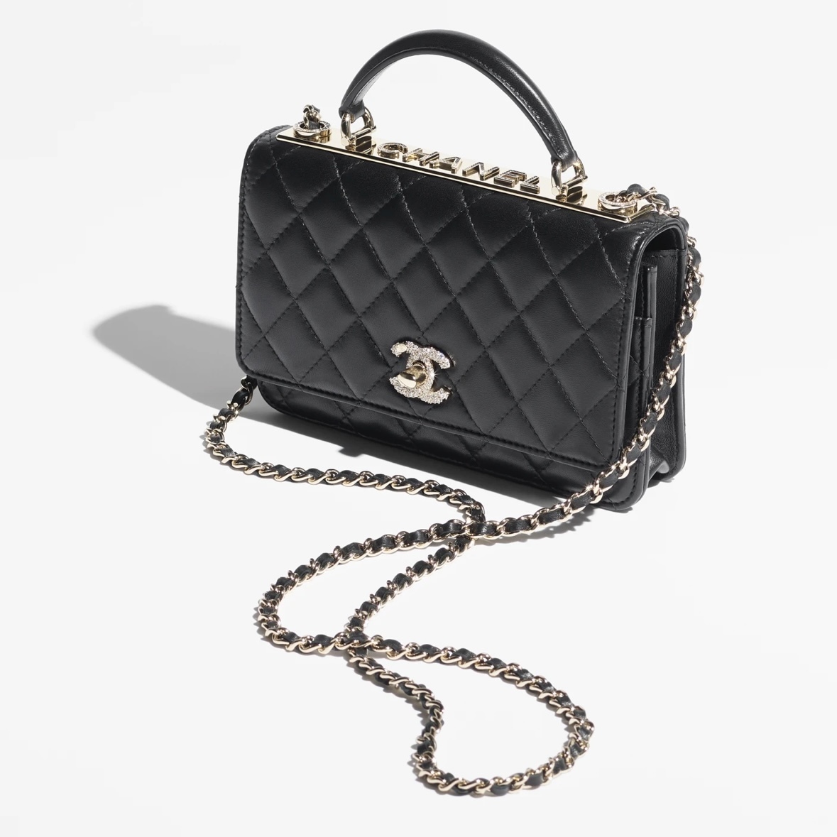 《キラキラ輝くCCロゴ♪》25S限定★CHANEL チェーンウォレット