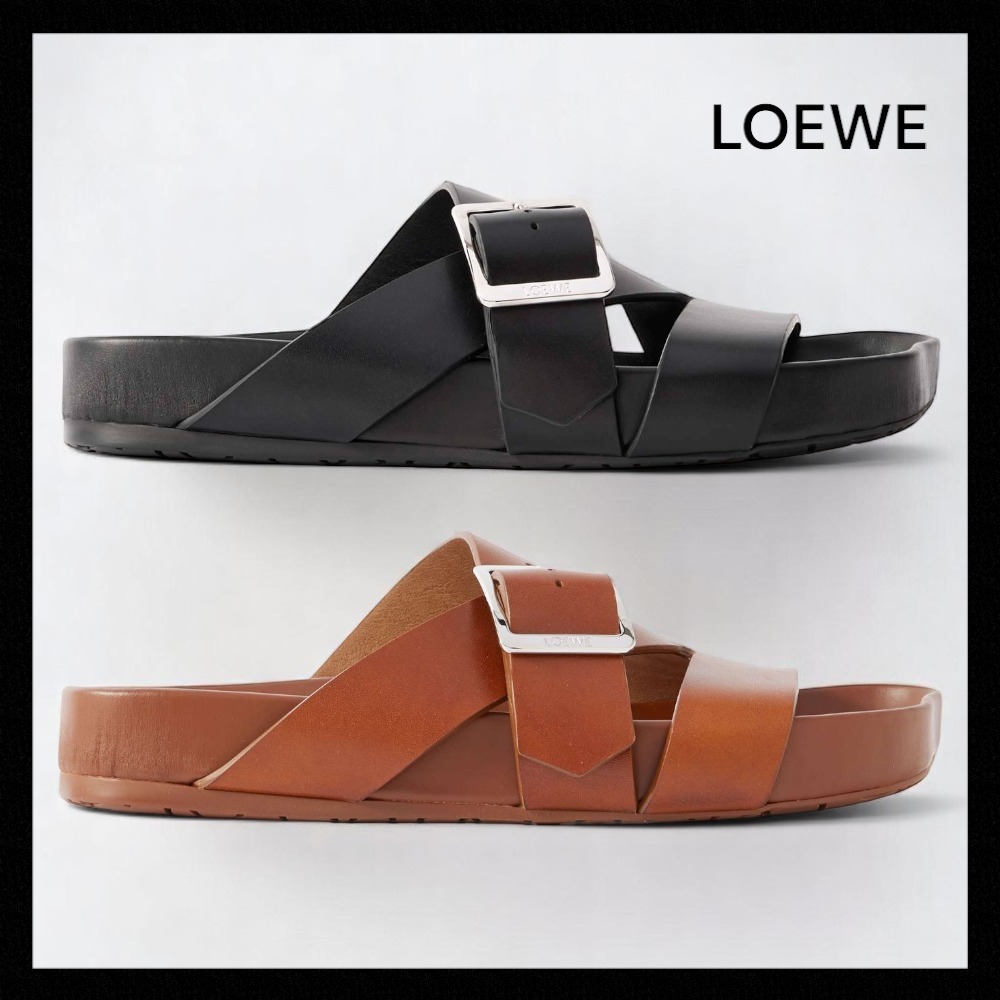 【LOEWE】+ ポーラのイビサ イーズ バックル レザー スライド