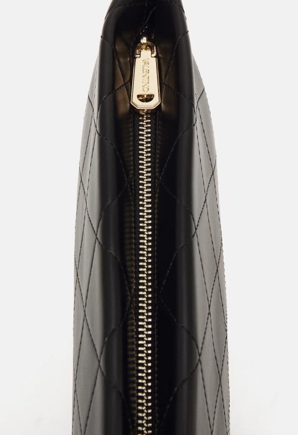 【Valentino Bags】\"Clutch\" ショルダーバック 日本未入荷商品