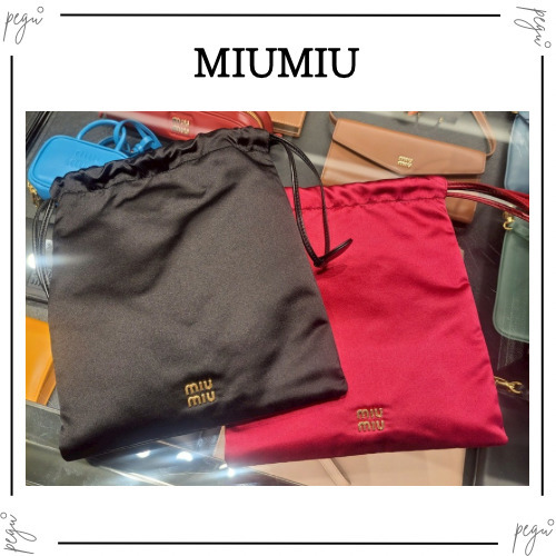 【MIUMIU】国内発送 ロゴ ポーチ 巾着ポーチ 公爵夫人