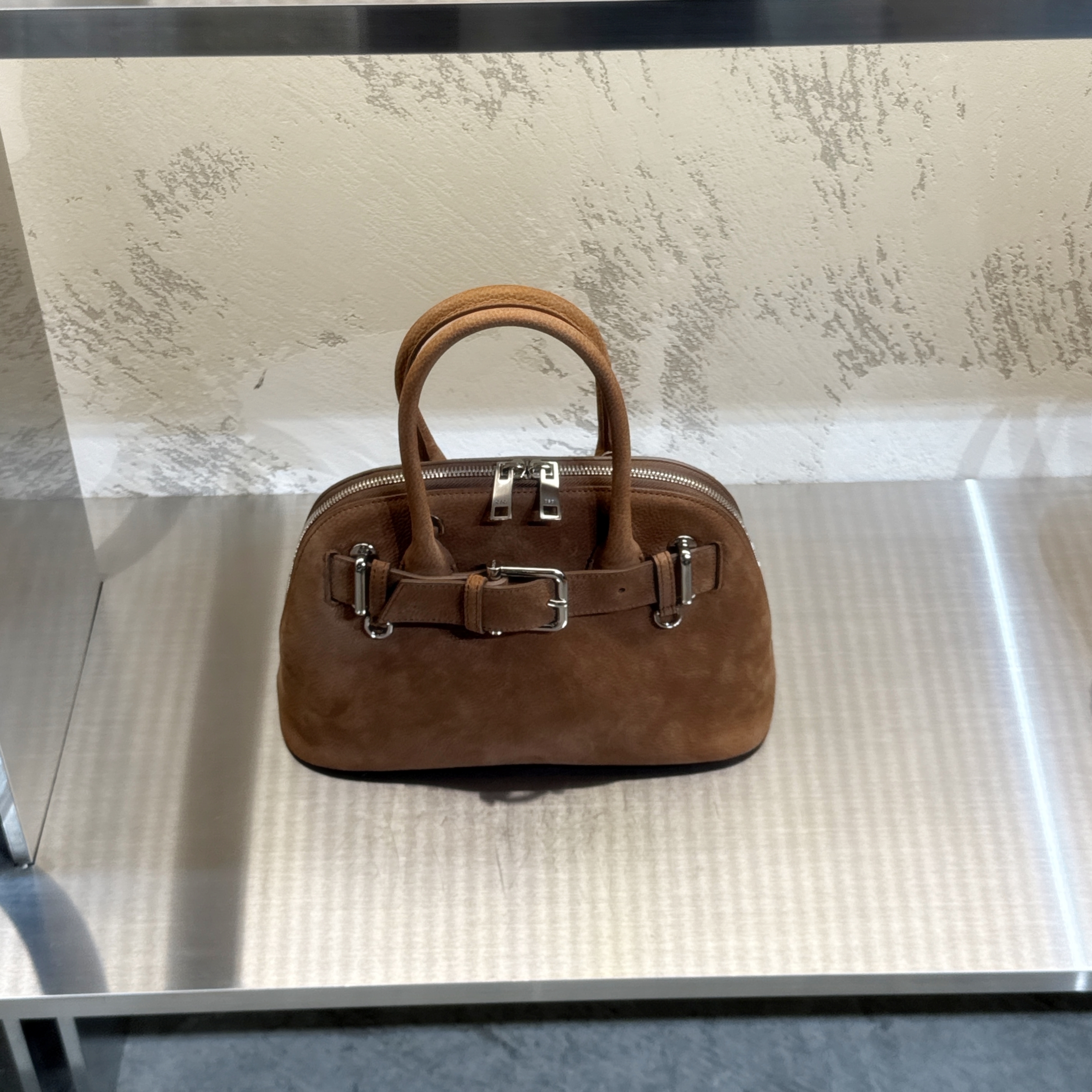 【OSOI】韓国人気★ZIP BROCLE BAG (全色) OSOI】韓国人気☆ZIP BROCLE MID BAG (全色) (OSOI/ショルダー