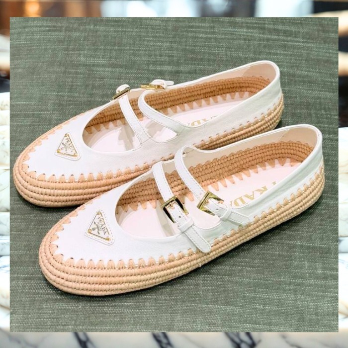 《大人の気品》【PRADA】スエードバレリーナ