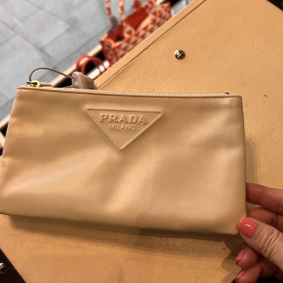 ♪直営アウトレット♪PRADA レザーポーチ 1MB259 2FPB