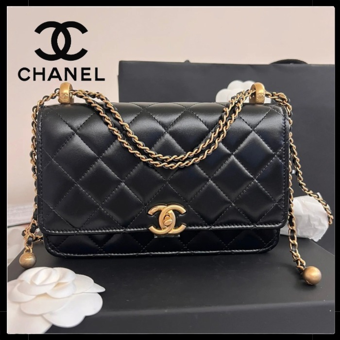 【コーデの上品なポイントに☆】CHANEL チェーンウォレット