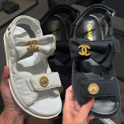 フラット CHANEL(シャネル) サンダル・ミュール(レディース