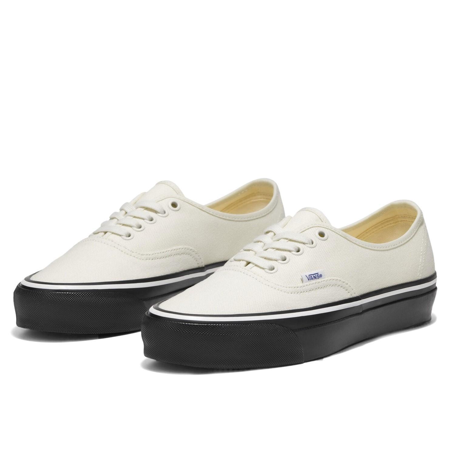 国内配送 VANS PREMIUM AUTHENTIC 44 WHITE/BLACK
