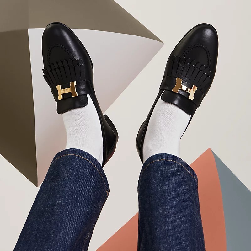 《足元に、王道の品格を》HERMES Gold  モカシン