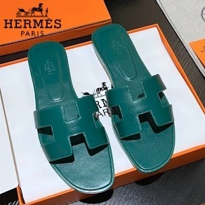 《夏に大活躍》HERMES サンダル オラン Oran グリーン
