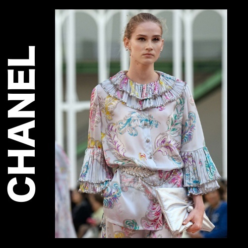 《エレガント》CHANEL ラージクラッチバッグ シルバー