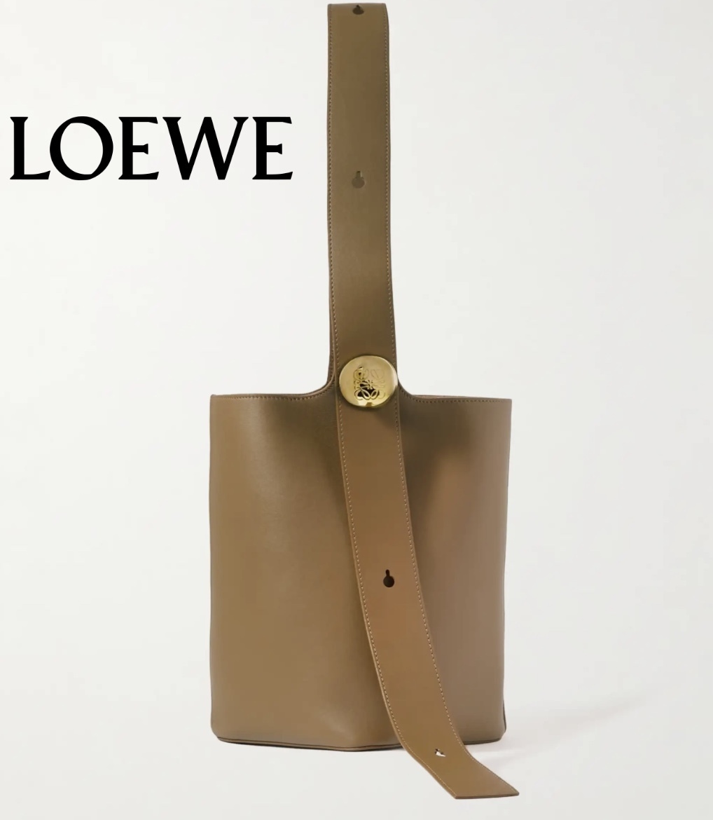 LOEWE Pebble レザー バケットバッグ 装飾付き