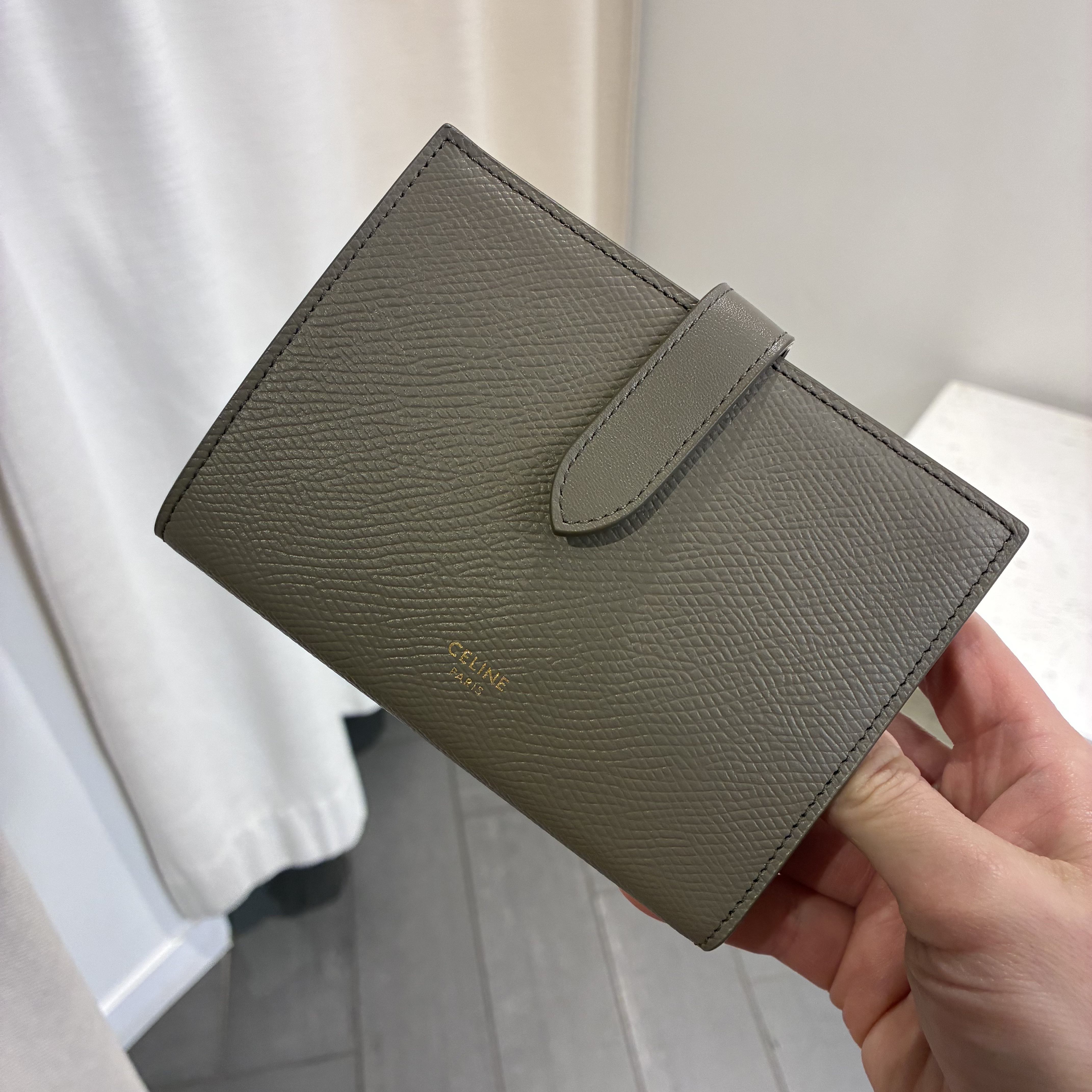 【VIPセール】CELINE（セリーヌ）ストラップウォレット