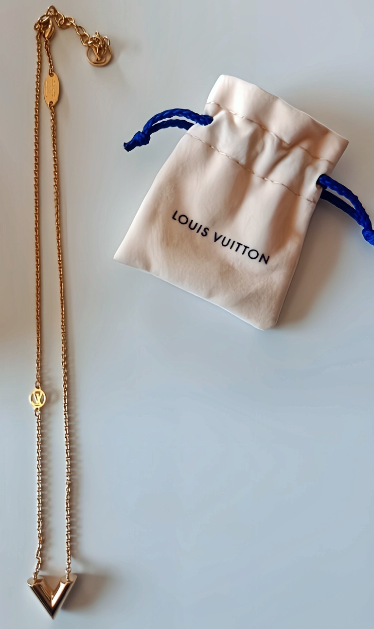 《王道》Louis Vuiotton ネックレス エッセンシャル