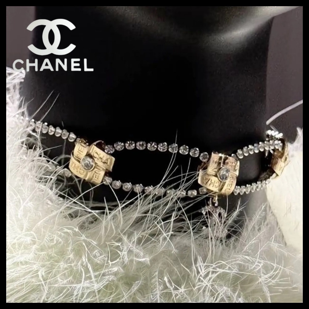 【首元に、ひとさじの気品を。】CHANEL ネックレス