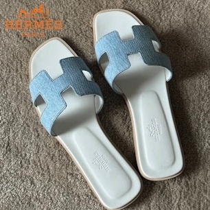 《夏に大活躍》HERMES サンダル オラン Oran 水色デニム