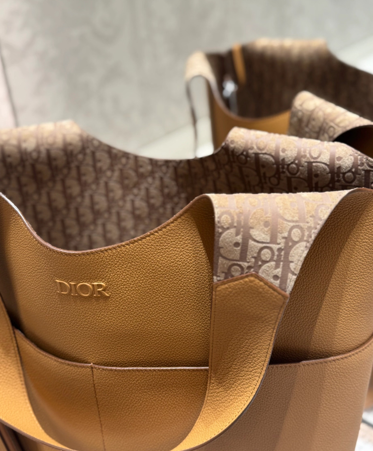 最も優遇 ロゴ カーフ トートバッグ》ブラウン Prive Dior A4 直営 DHL バッグ