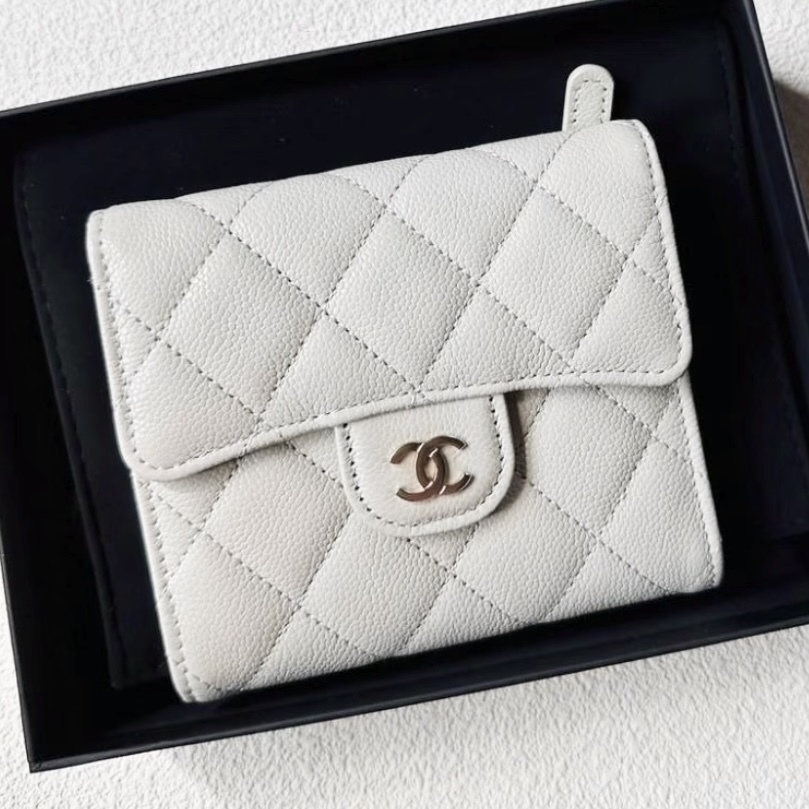 《シンプルな高級感溢れる♪》定番大人気★CHANEL 三つ折り財布