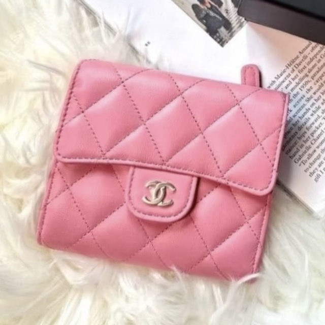 《上品な女性らしい可愛さ♪》定番大人気★CHANEL 三つ折り財布