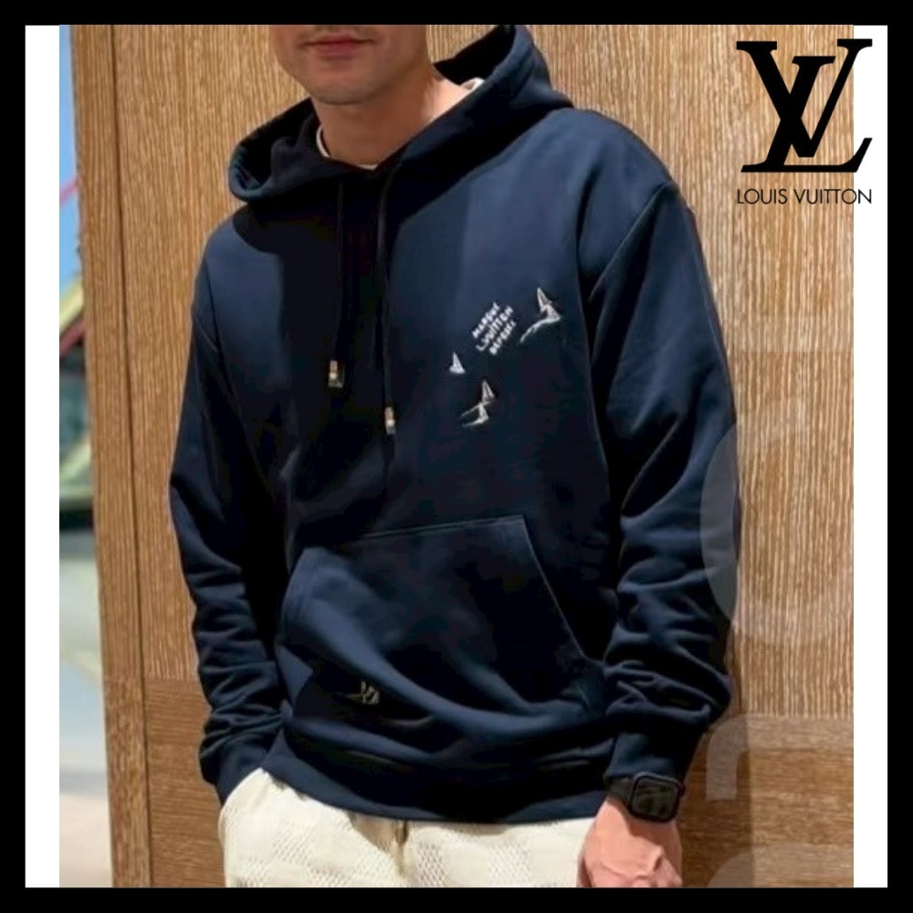 【今年っぽさ、これ一枚で完成★】Louis Vuitton フーディ