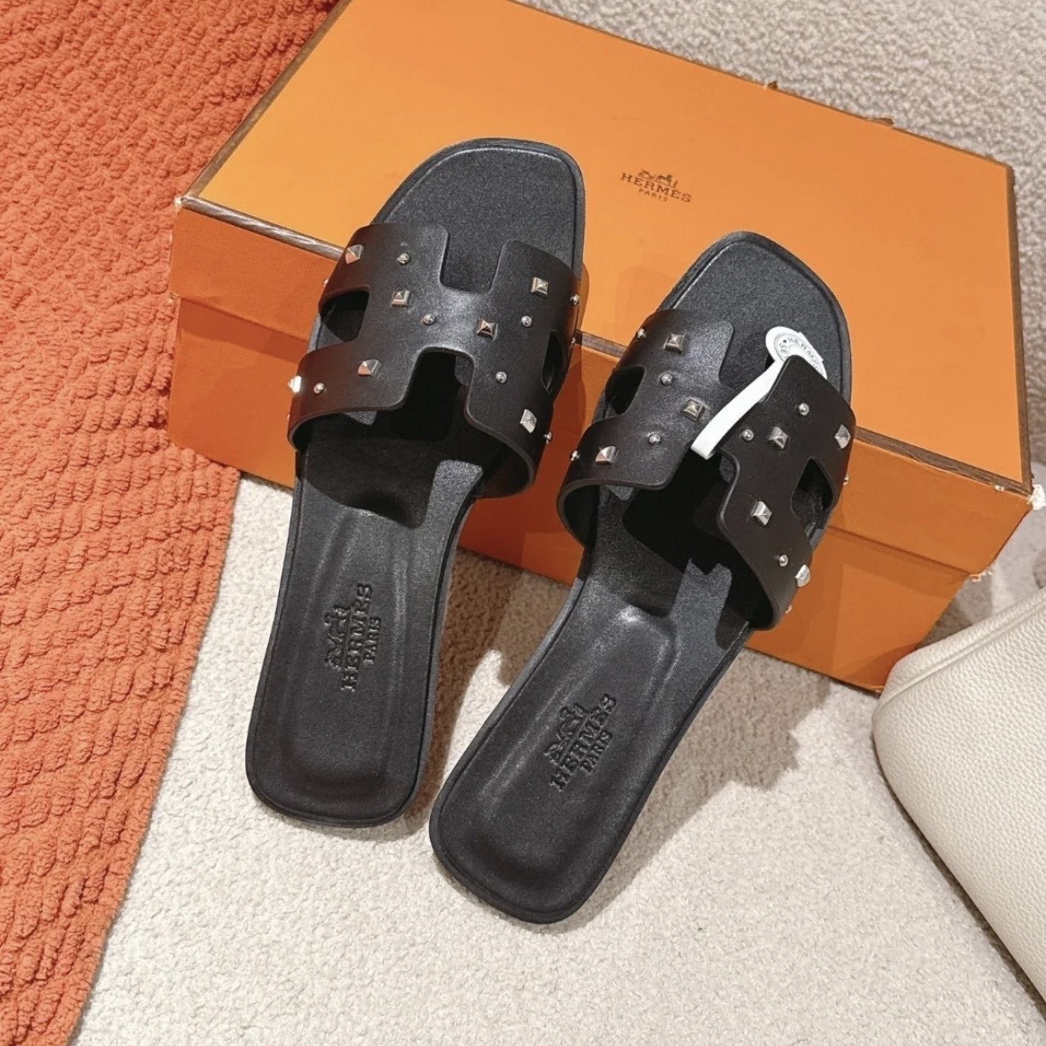 【サッと履けてエレガント】HERMES サンダル《オラン》