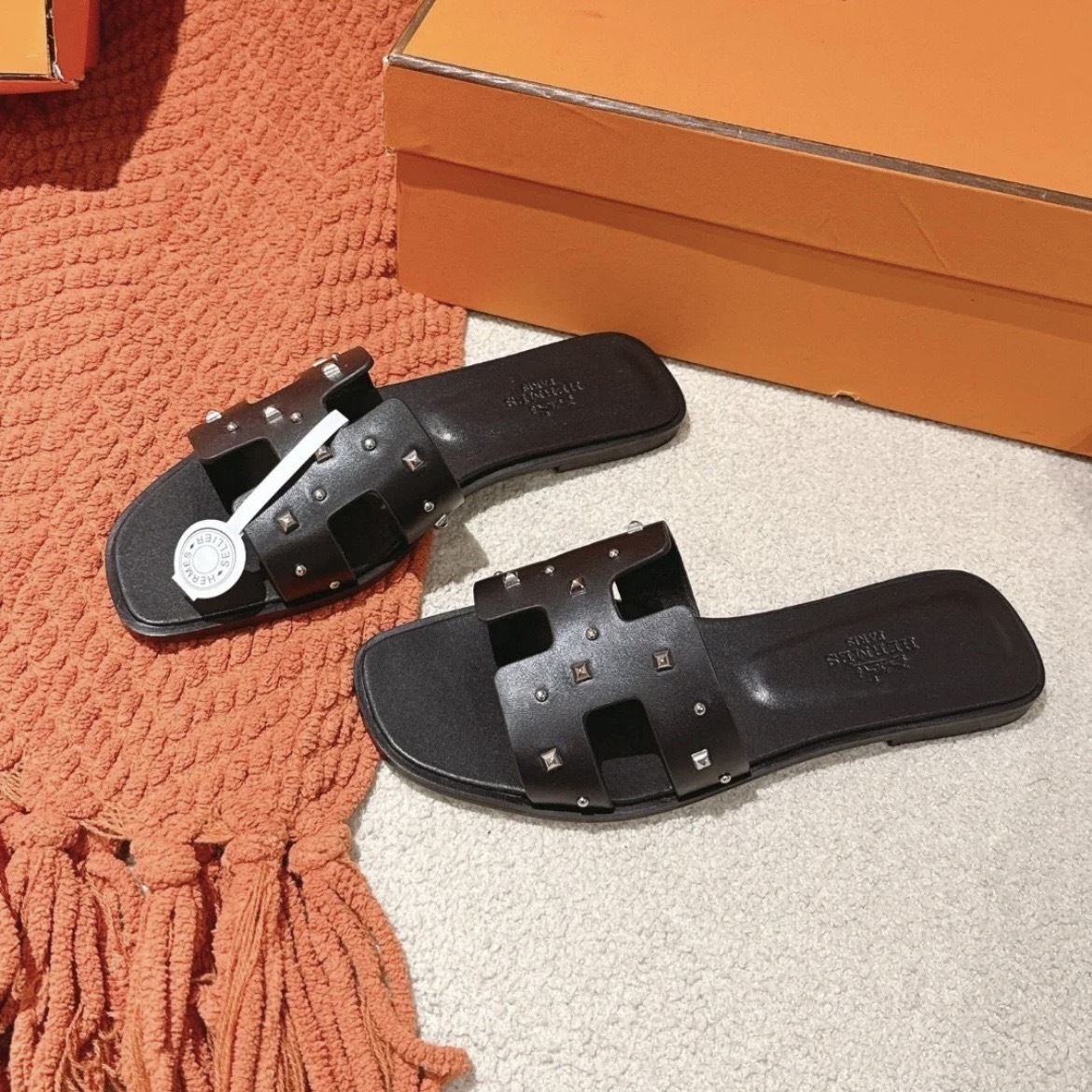 【サッと履けてエレガント】HERMES サンダル《オラン》