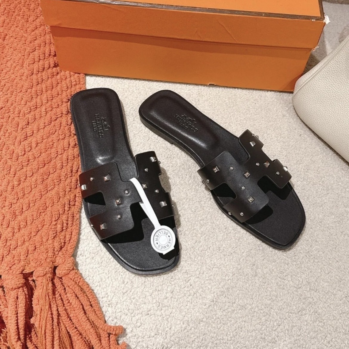 【サッと履けてエレガント】HERMES サンダル《オラン》