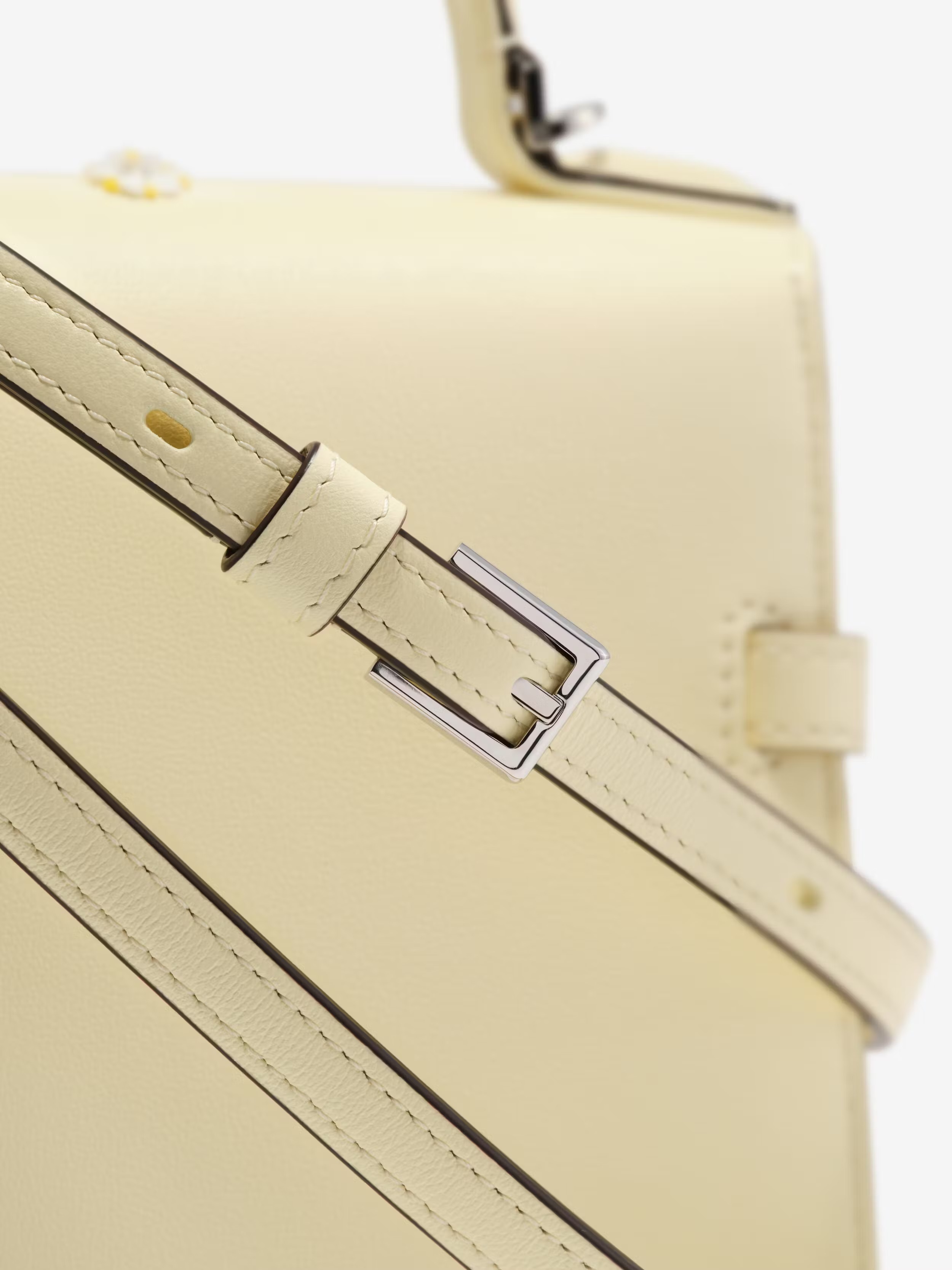 DELVAUX 王室御用達《Tempete Small スウィートデイジー》直営店