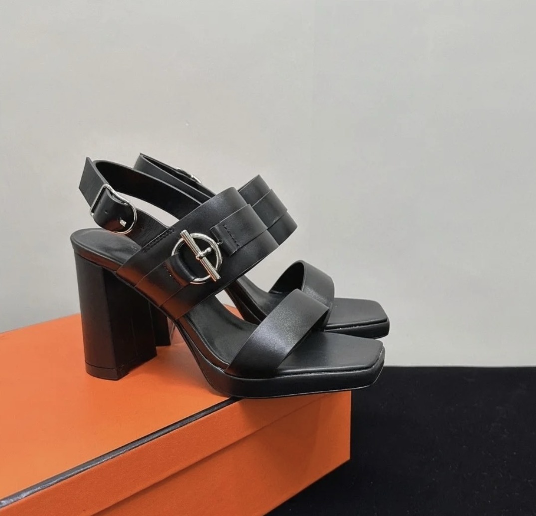 《大人可愛い♪3色》HERMES サンダル keen 90