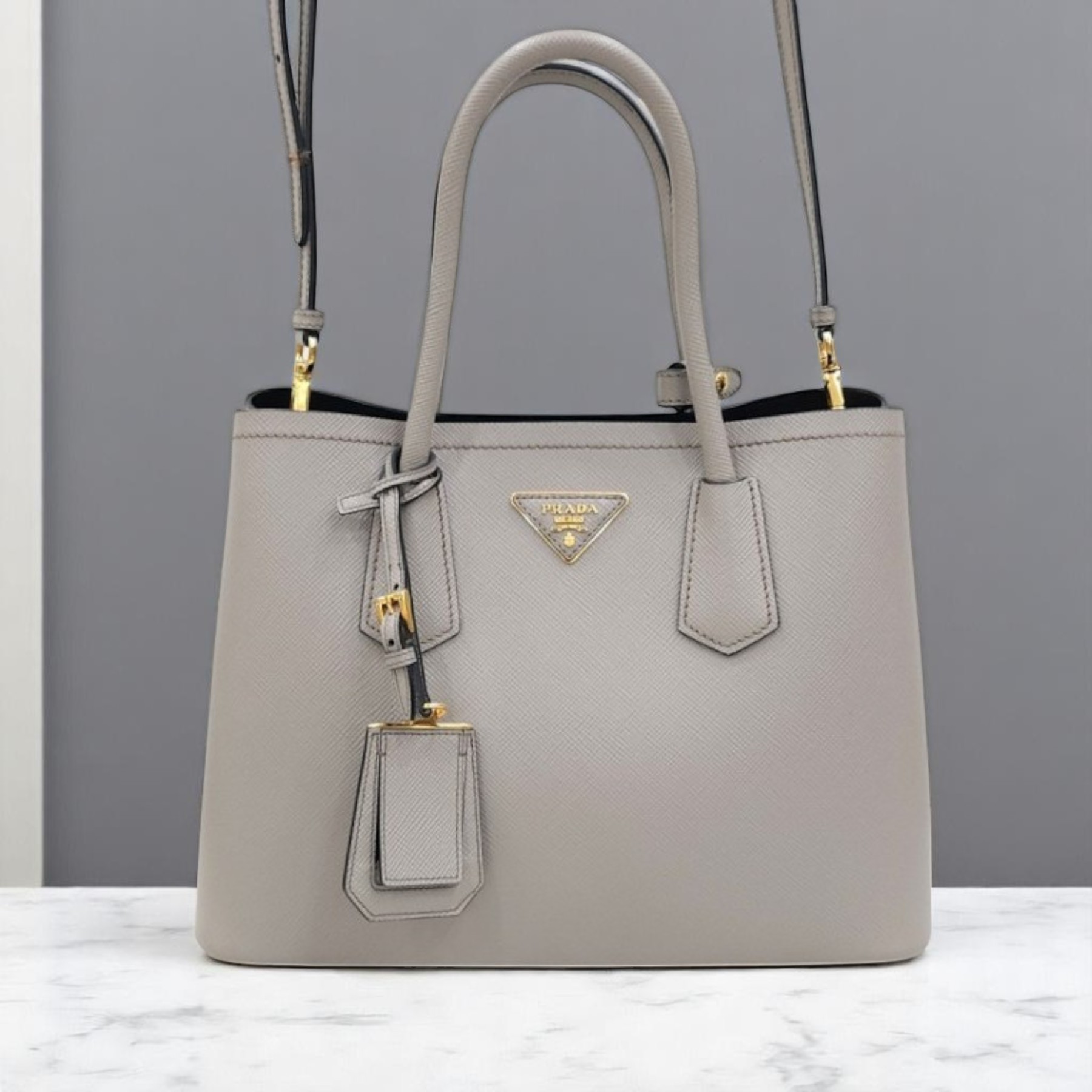 《PRADA》 ドゥーブレ サフィアーノ レザーバッグ 中古