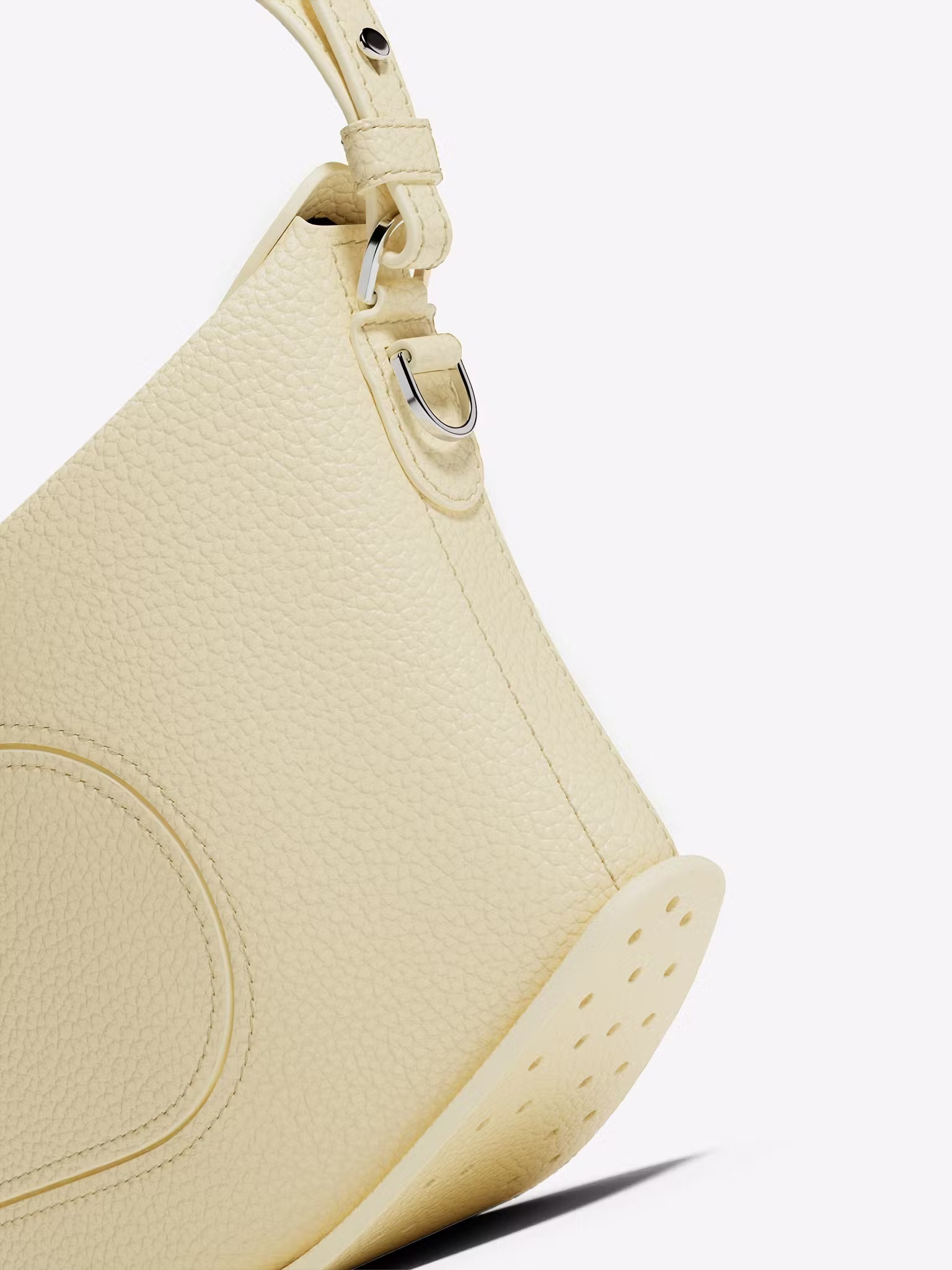 DELVAUX 王室御用達《Pin Swing》バニラ Taurillon Soft 直営店