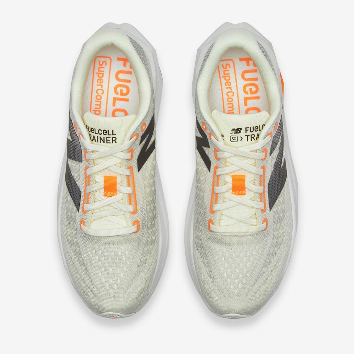 《☆レア☆》☆New Balance☆FuelCell SC Trainer V3 (D)☆Ivory
