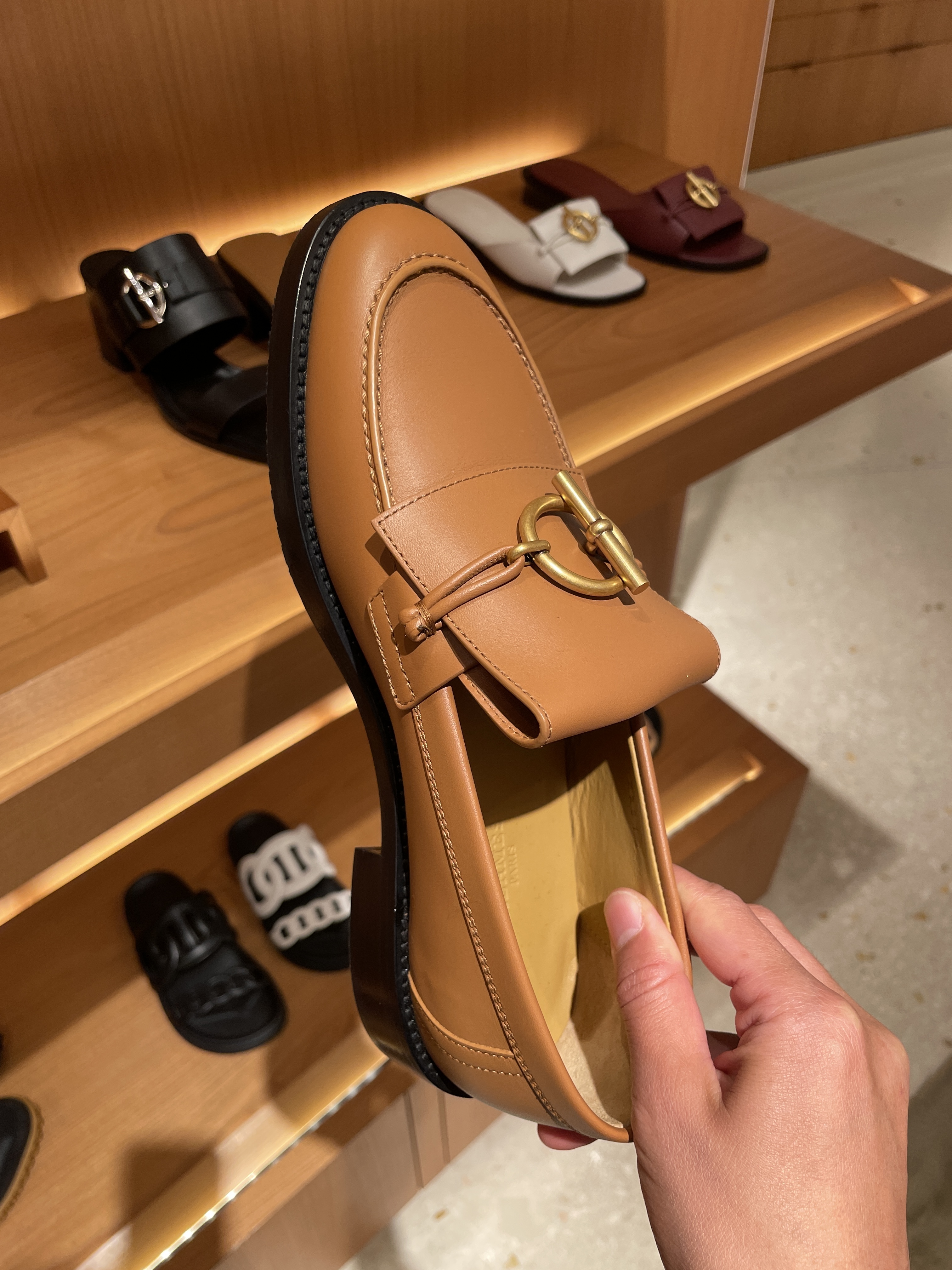 ★上品な足元に★【HERMES】モカシン《インパクト》