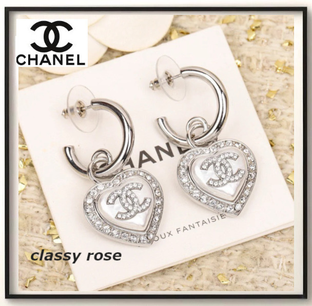 【耳元でハート輝くデザイン★CHANEL】ハートピアス シルバー