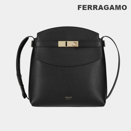 ☆Ferragamo☆ハグ クロスバック 正規品