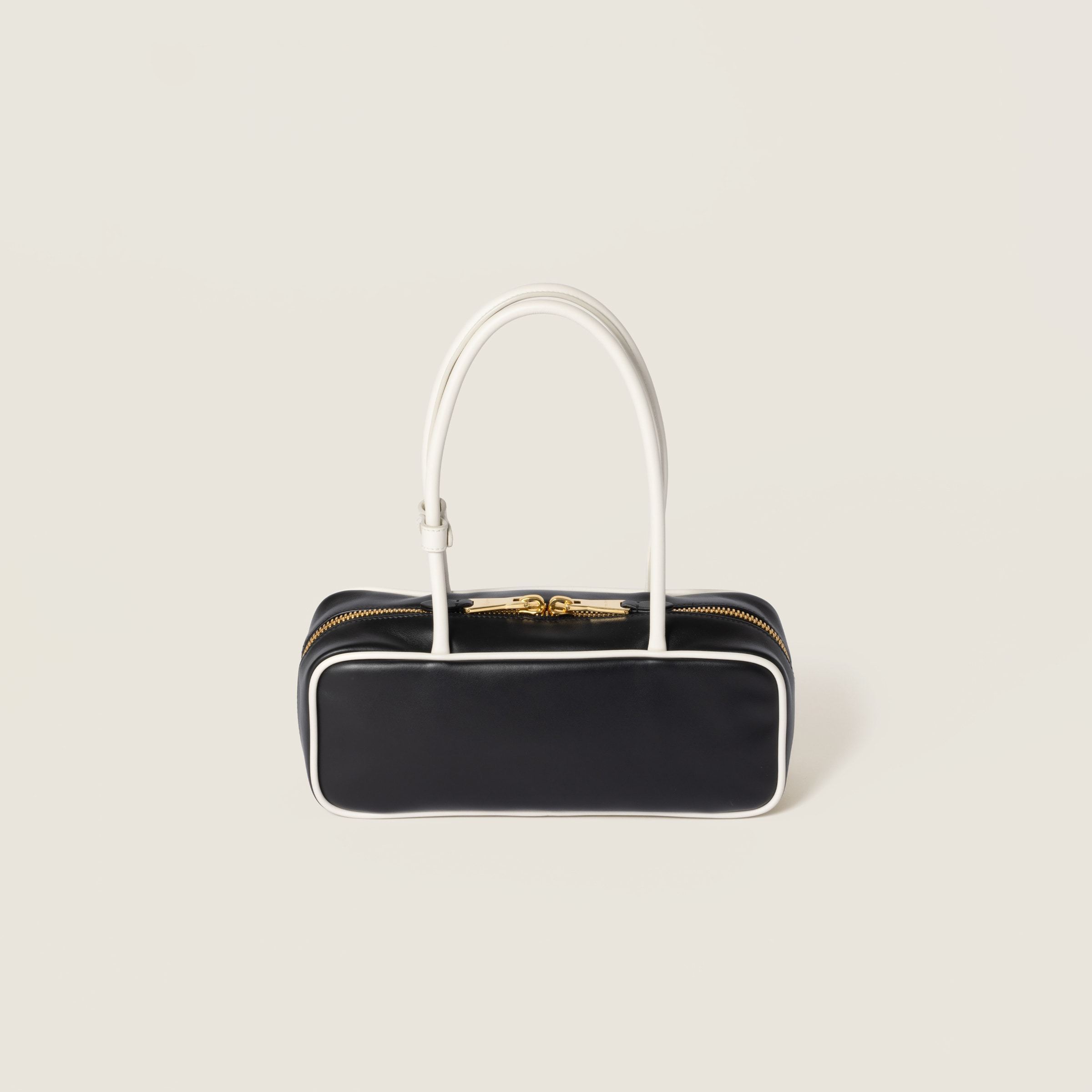 《贅沢な逸品》【MiuMiu】ボーレザーバッグ
