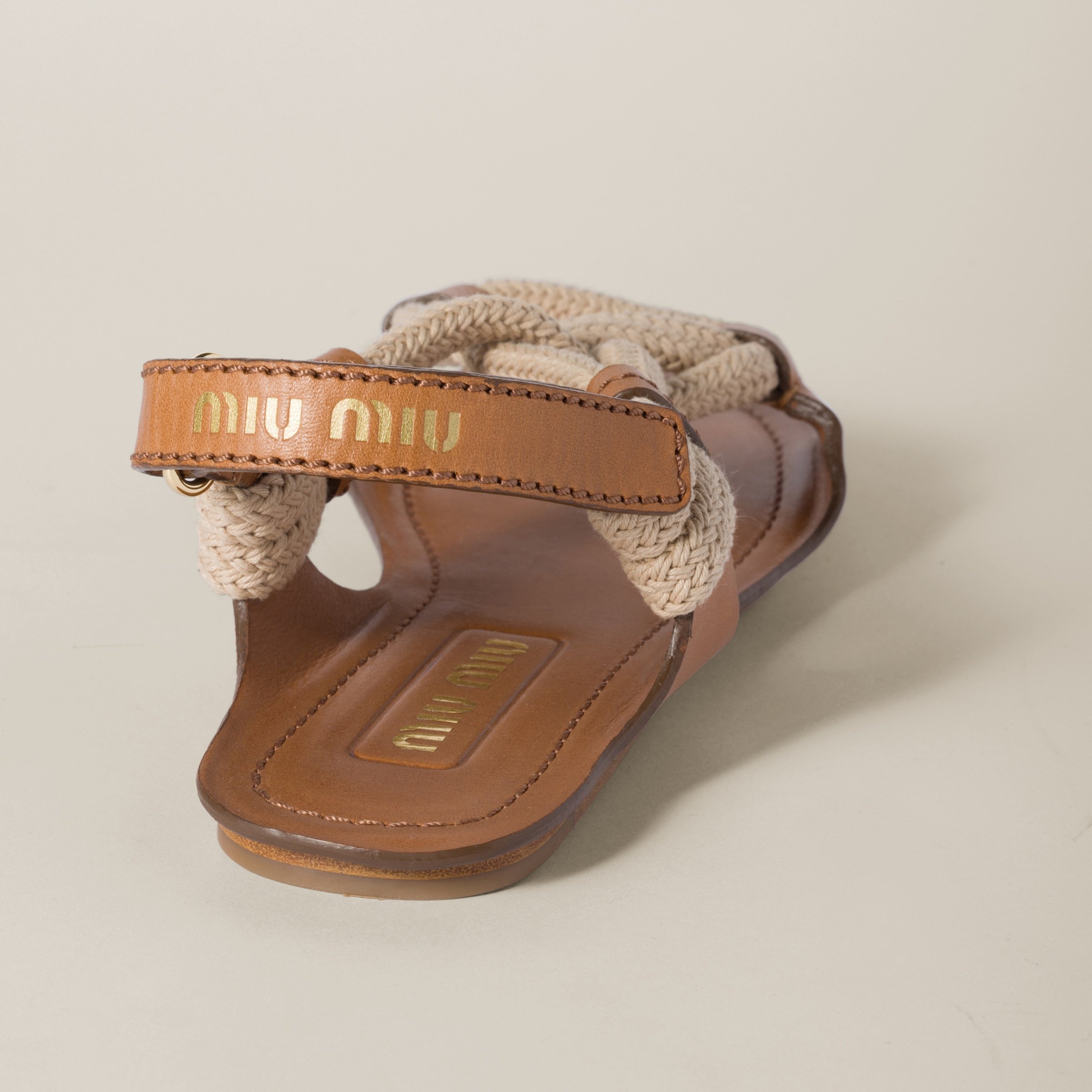 《大人カジュアル》【MiuMiu】フラットコードサンダル