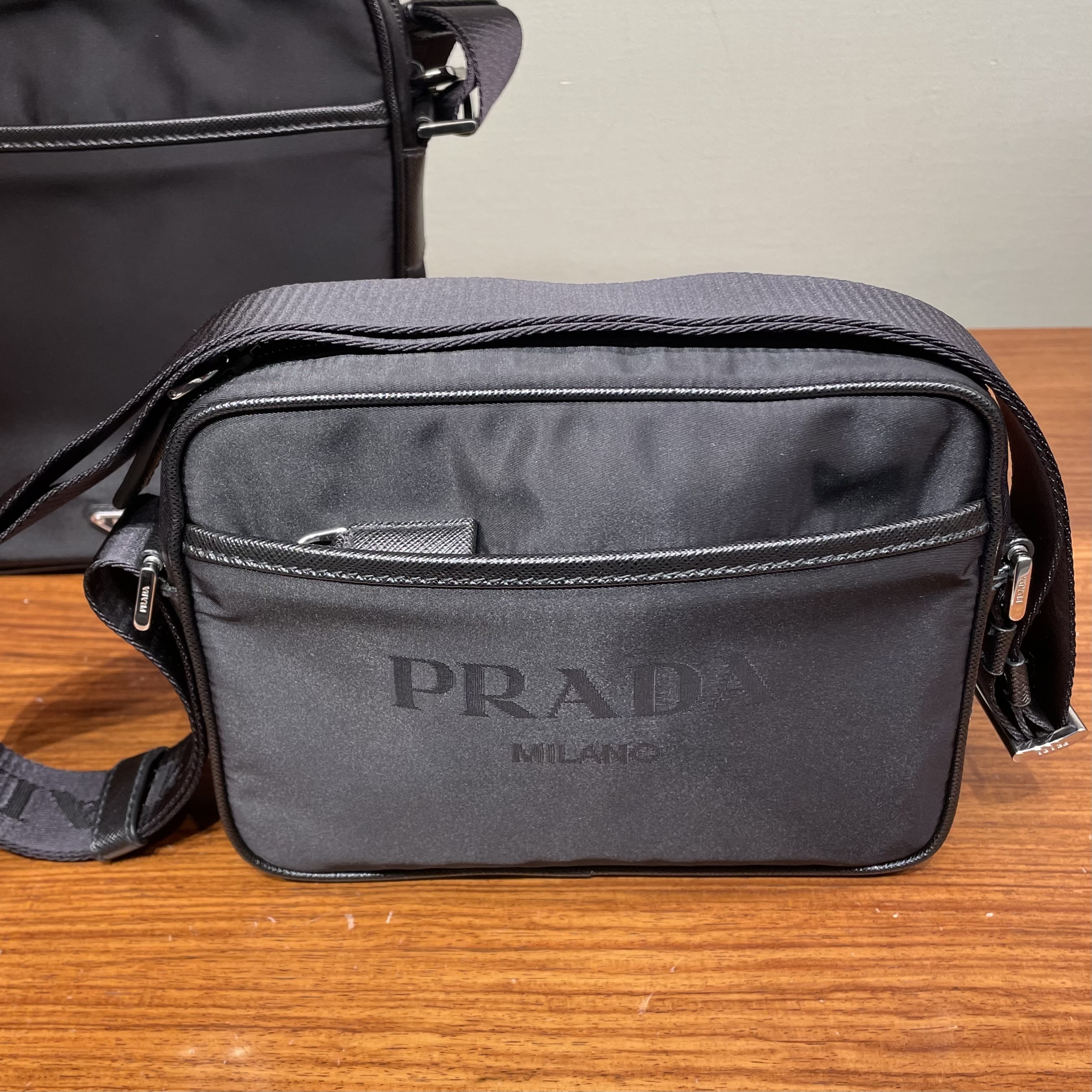 PRADA☆DHL発送♪ スモールナイロンショルダーBAG☆2VH144
