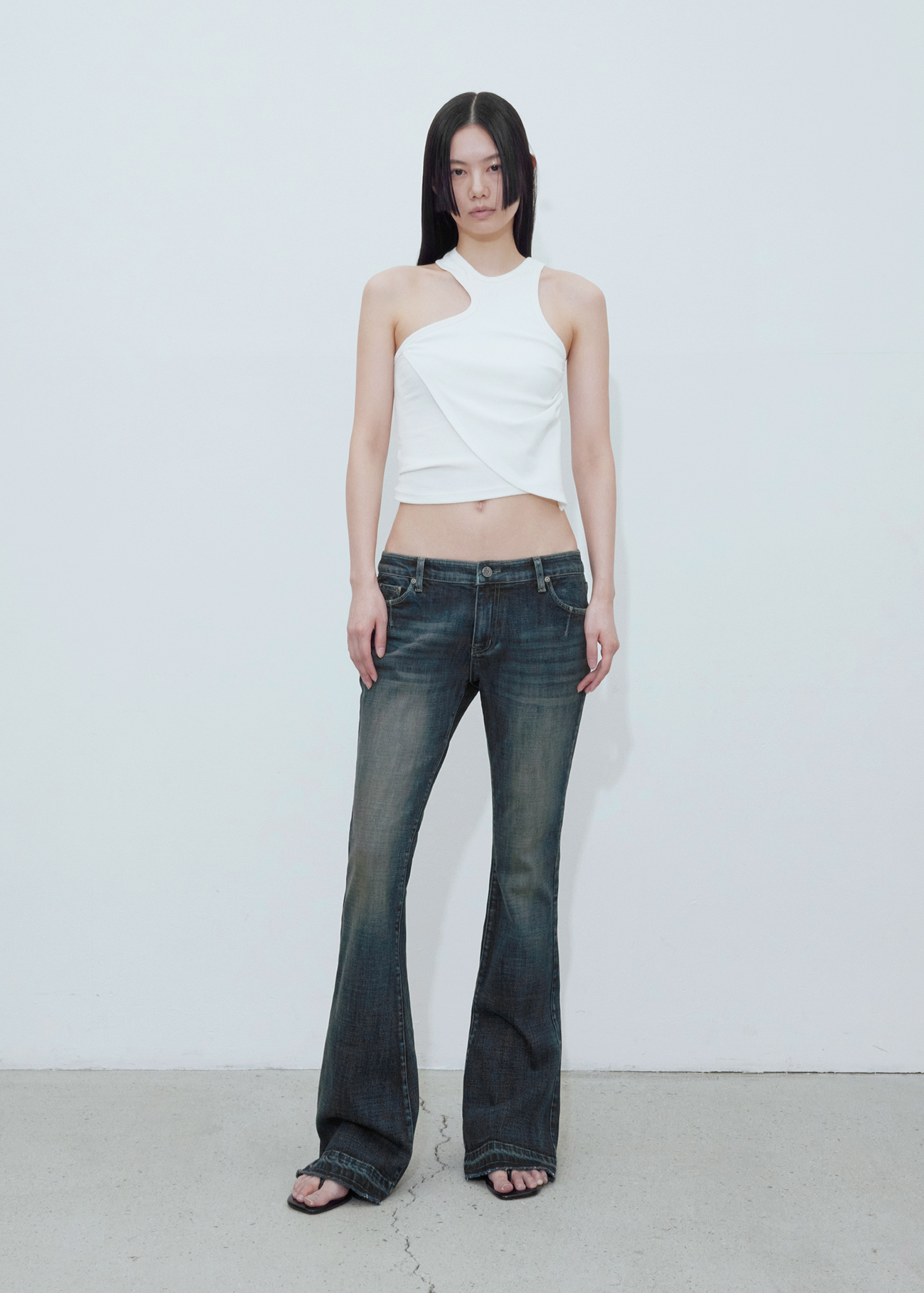 《bohemian seoul》 VINTAGE BLUE BOOTCUT JEANS