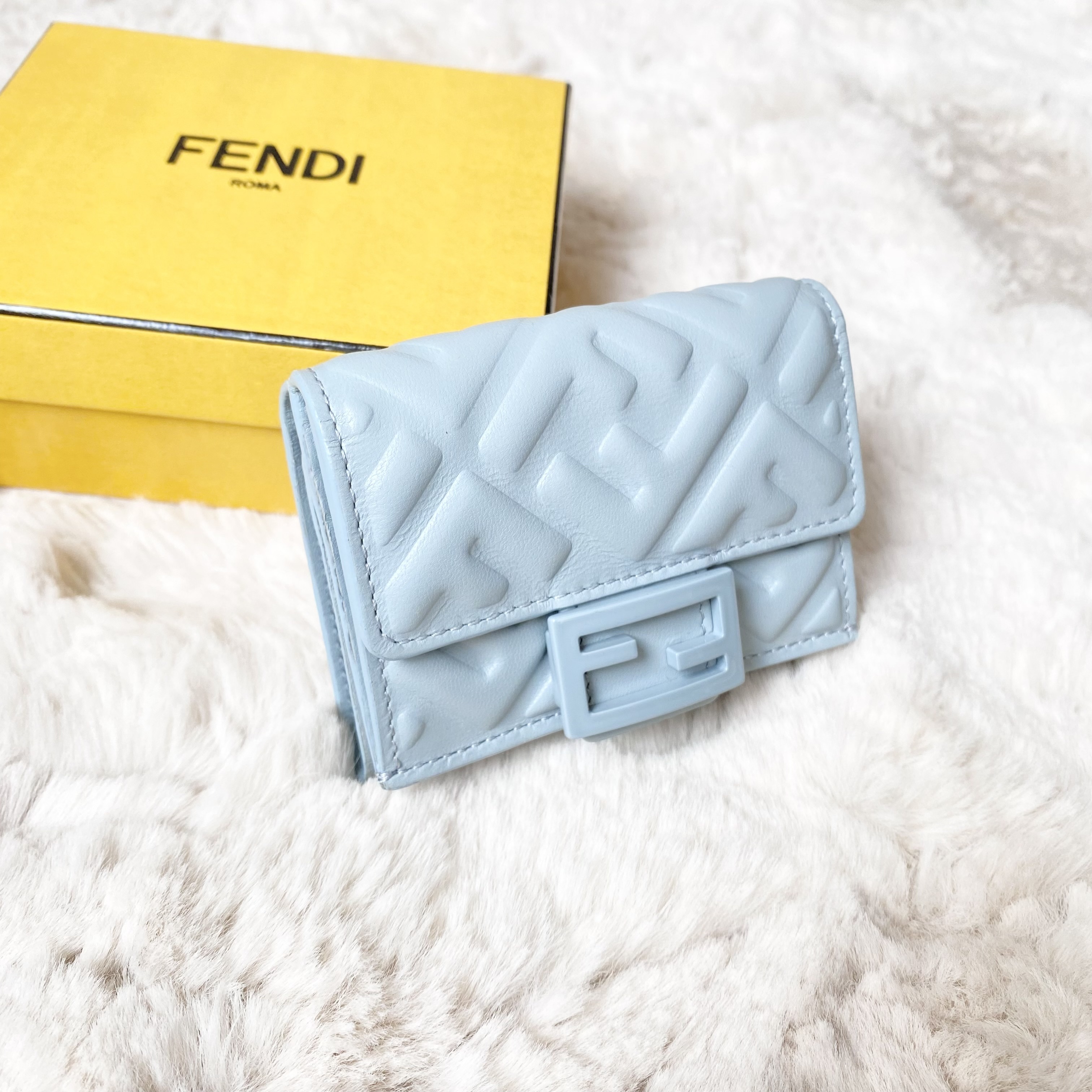 【FENDI 】BAGUETTE バゲット micro 三つ折り財布