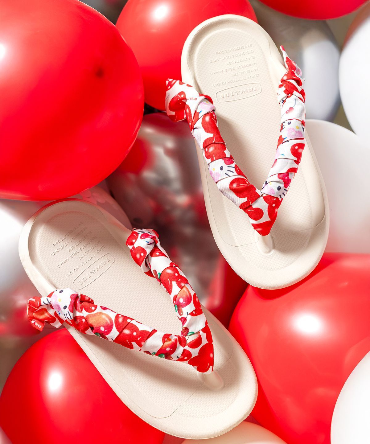 ◆コラボ◆TAW&TOE X SANRIO FLIP FLOP ZEROVITY OG◆正規品◆ W Taw&Toe x Sanrio Flip Flop Zerovity Plumpy Hello Kitty